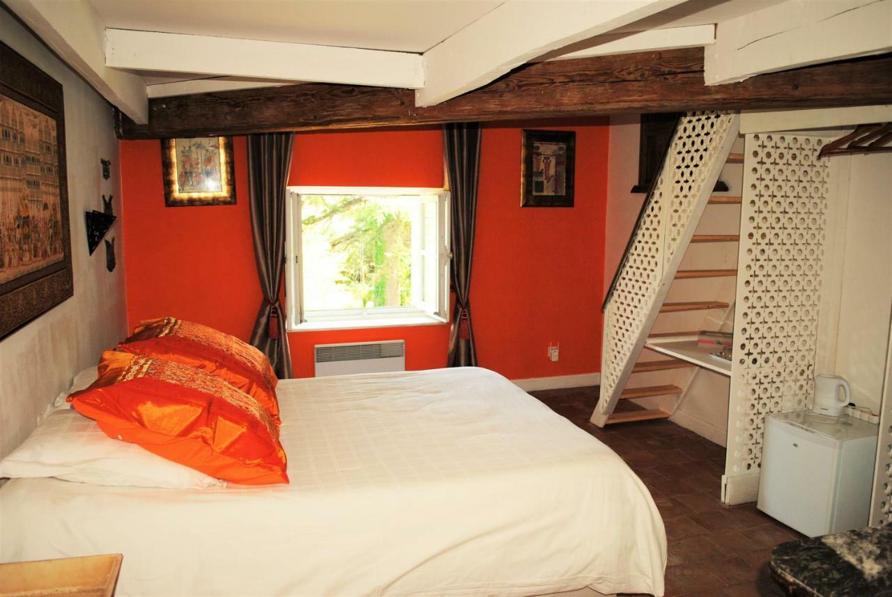 Bed and Breakfast Les Routes Du Monde Saint-Geniès-de-Comolas Exterior foto