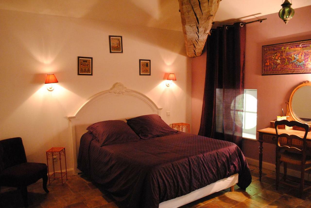 Bed and Breakfast Les Routes Du Monde Saint-Geniès-de-Comolas Exterior foto